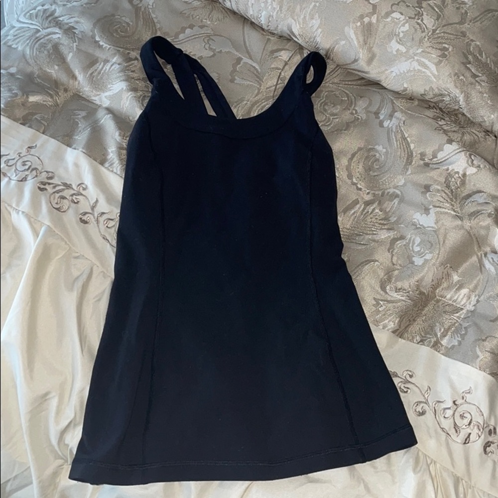 Lululemon workout top barely worn size 2